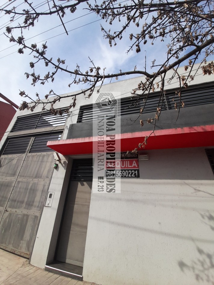 Deposito 450 m2 en Chiclana 176