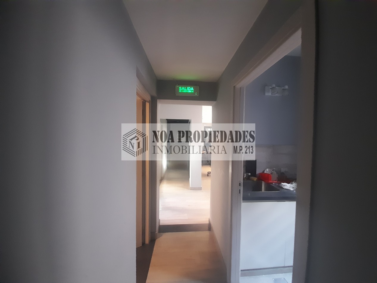 Deposito 450 m2 en Chiclana 176