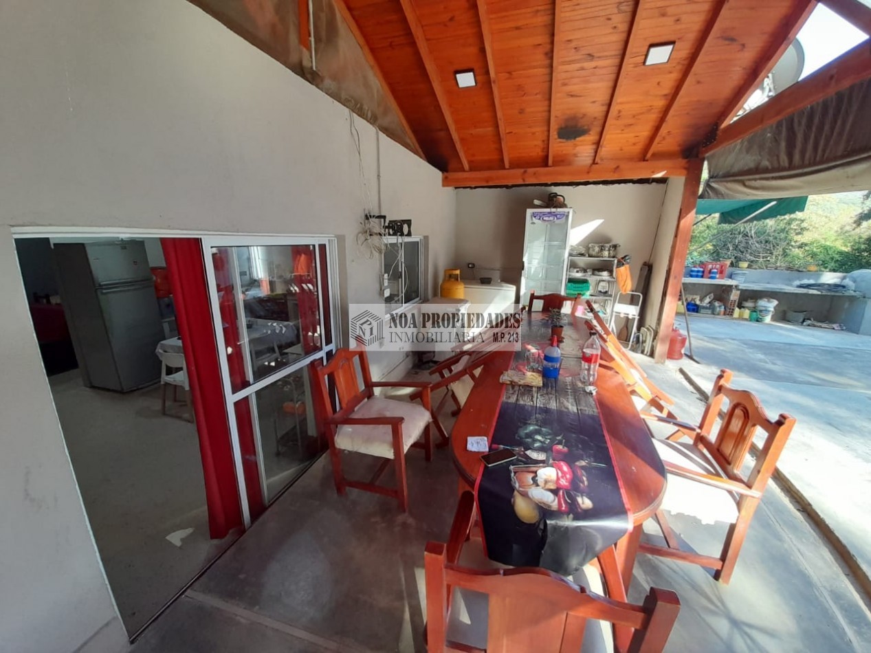 CASA EN EL CORTE YERBA BUENA CON PILETA DE TRES DORMITORIOS