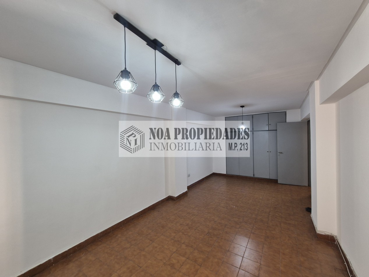 DEPARTAMENTO UN DORMITORIO FRENTE  A TRIBUNALES APTO VIVIENDA U OFICINA