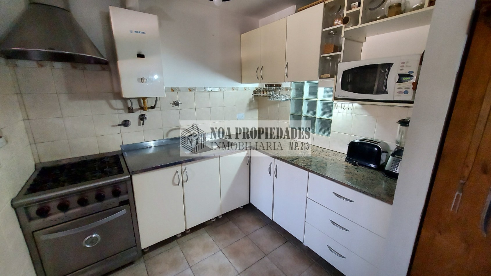 CASA ESQUINA EN YERBA BUENA ZONA PARQUE UNIVERSITARIO JUJUY Y DARWIN