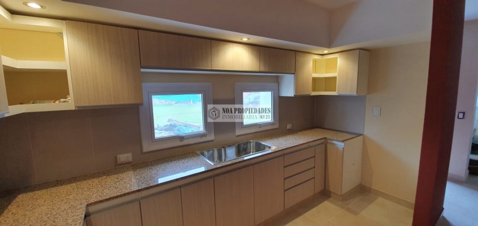 CASA DE TRES DORMITORIOS EN BARRIO CERRADO LAS QUINTAS 1 TAFI VIEJO