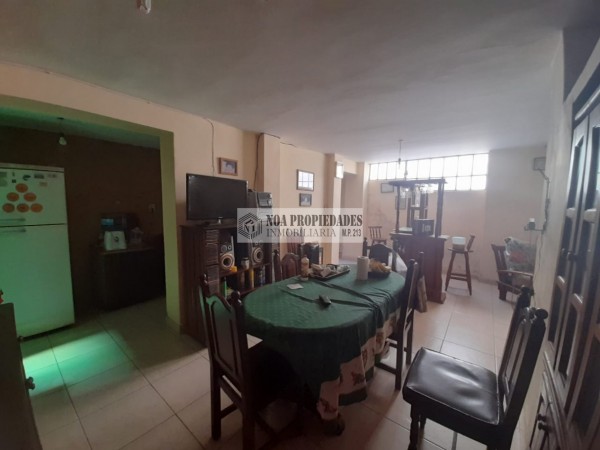 CASA INTERNA EN PELLEGRINI AL 100, 4 DORMITORIOS