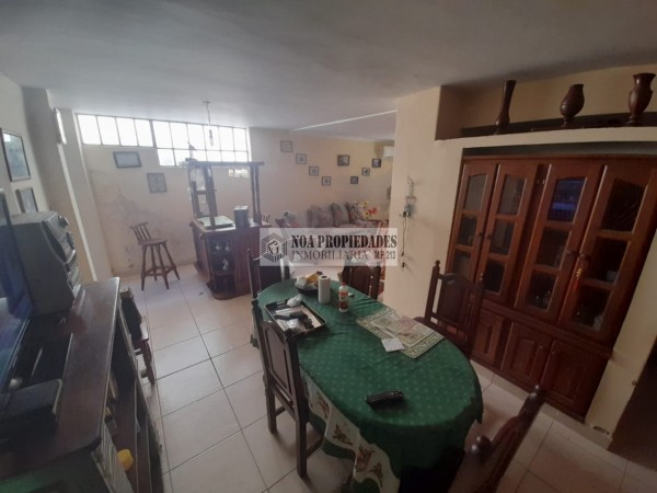 CASA INTERNA EN PELLEGRINI AL 100, 4 DORMITORIOS