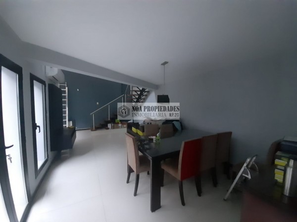 CASA EN MORENO AL 400 BARRIO SUR DE 3 DORMITORIOS SUITE