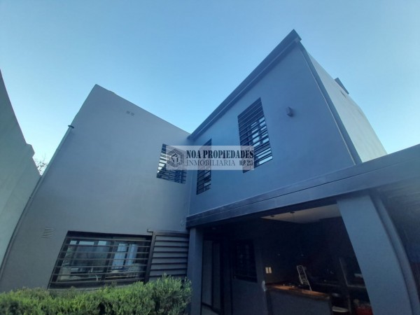 CASA EN MORENO AL 400 BARRIO SUR DE 3 DORMITORIOS SUITE