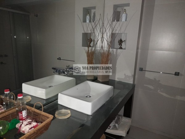 CASA EN MORENO AL 400 BARRIO SUR DE 3 DORMITORIOS SUITE