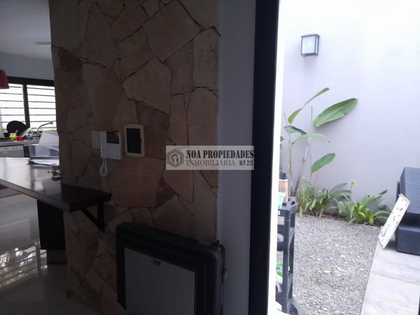 CASA EN MORENO AL 400 BARRIO SUR DE 3 DORMITORIOS SUITE