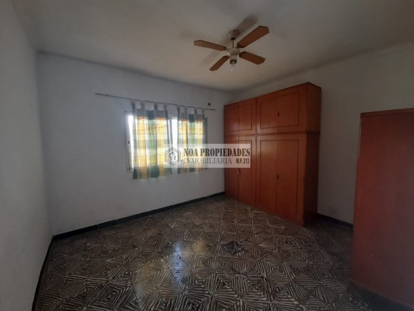 CASA EN 25 DE MAYO al 2100 DE 4 DORMITORIOS VIVIENDA O COMERCIAL