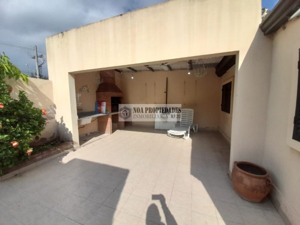 CASA ZONA REFINOR LA GARsA DE 3 DORMITORIOS