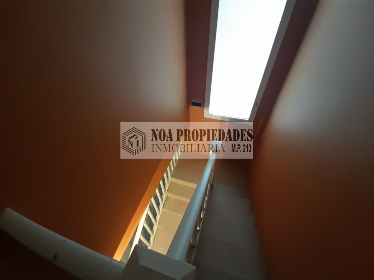 CASA EN YERBA BUENA CON PILETA DE 4D EN CALLE PERU AL 1400
