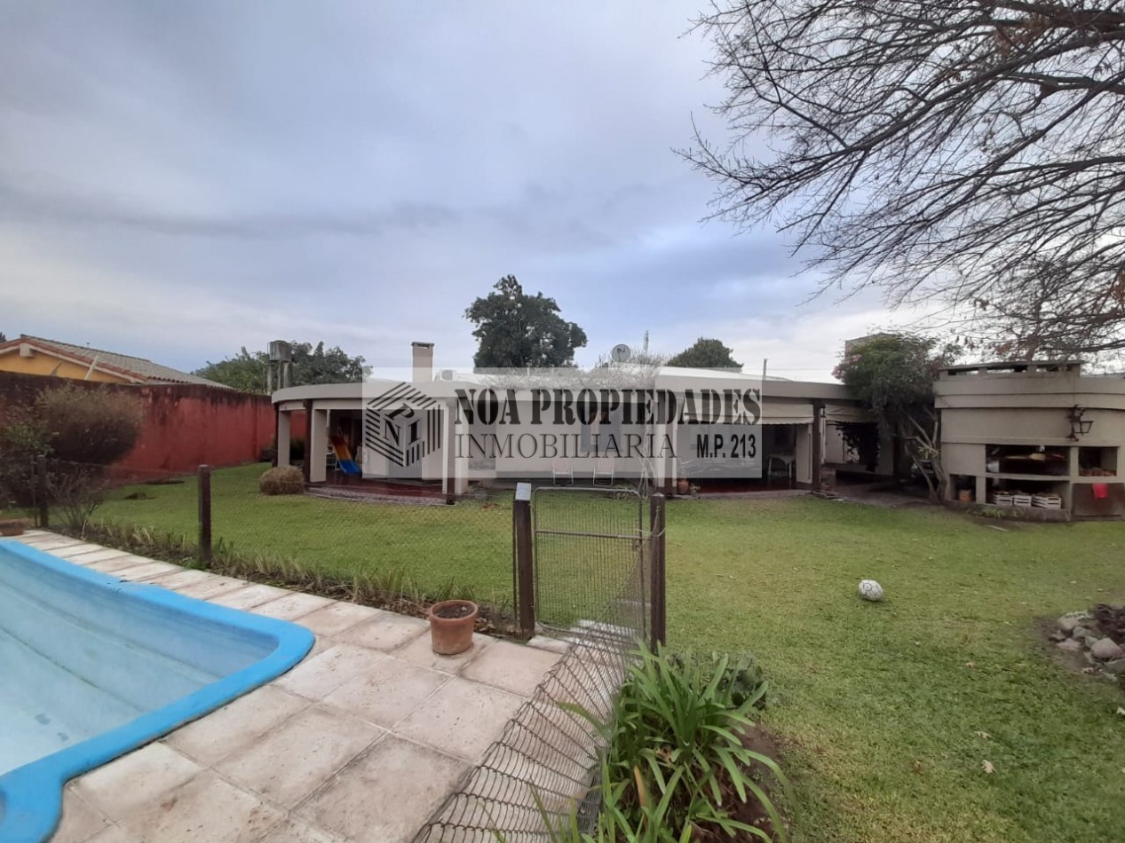 CASA EN YERBA BUENA CALLE PARAGUAY 735 CON PARQUE Y PILETA