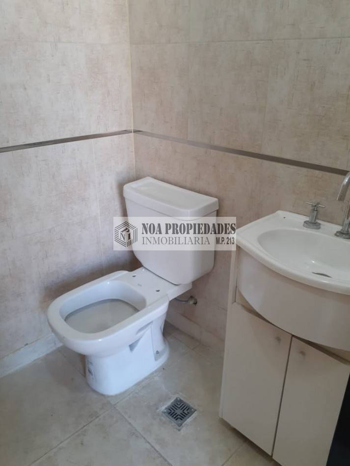 DUPLEX CON PILETA DE 3 DORMITORIOS EN BARRIO SHOENSTAT EN VILLA CARMELA
