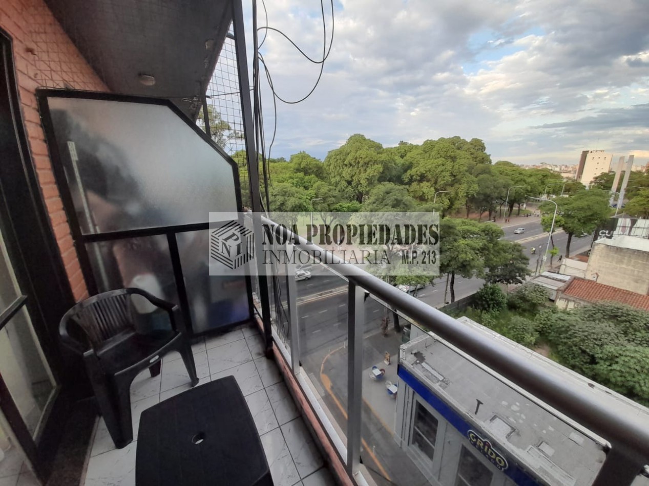 MONO TEMPORARIO FRENTE AL PARQUE AVELLANEDA