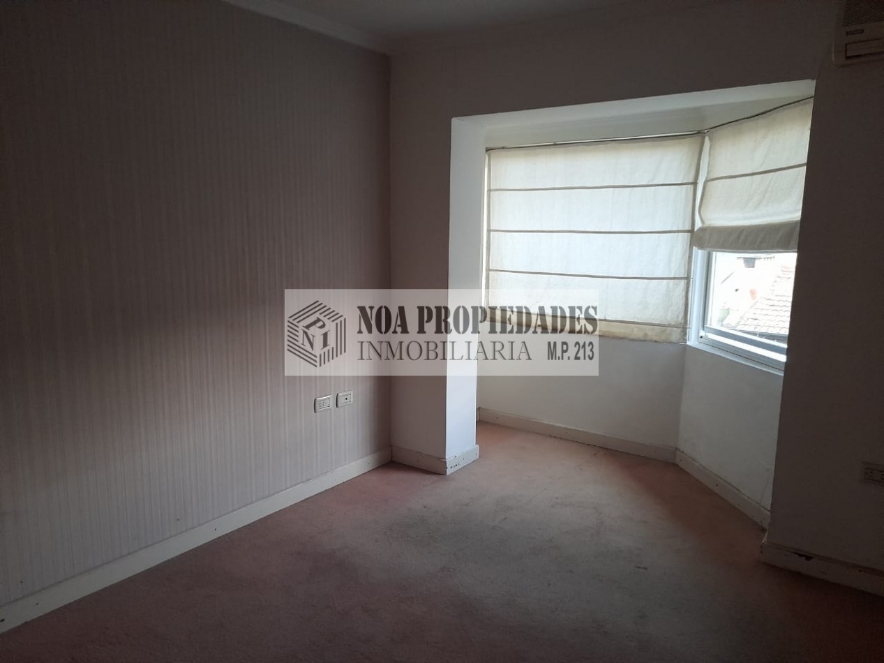 CASA EN YERBA BUENA CON PILETA DE 4D EN CALLE PERU AL 1400