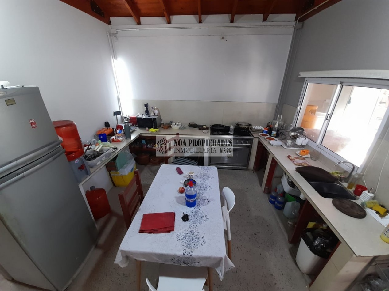 CASA EN EL CORTE YERBA BUENA CON PILETA DE TRES DORMITORIOS