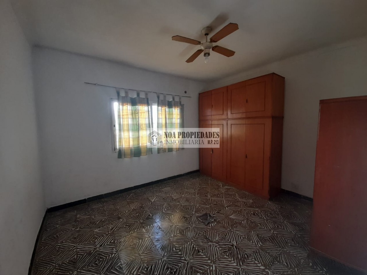 CASA EN 25 DE MAYO al 2100 DE 4 DORMITORIOS VIVIENDA O COMERCIAL