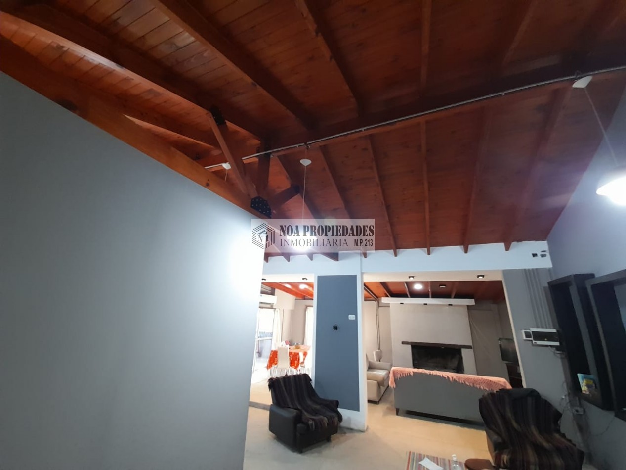 CASA EN EL CORTE YERBA BUENA CON PILETA DE TRES DORMITORIOS