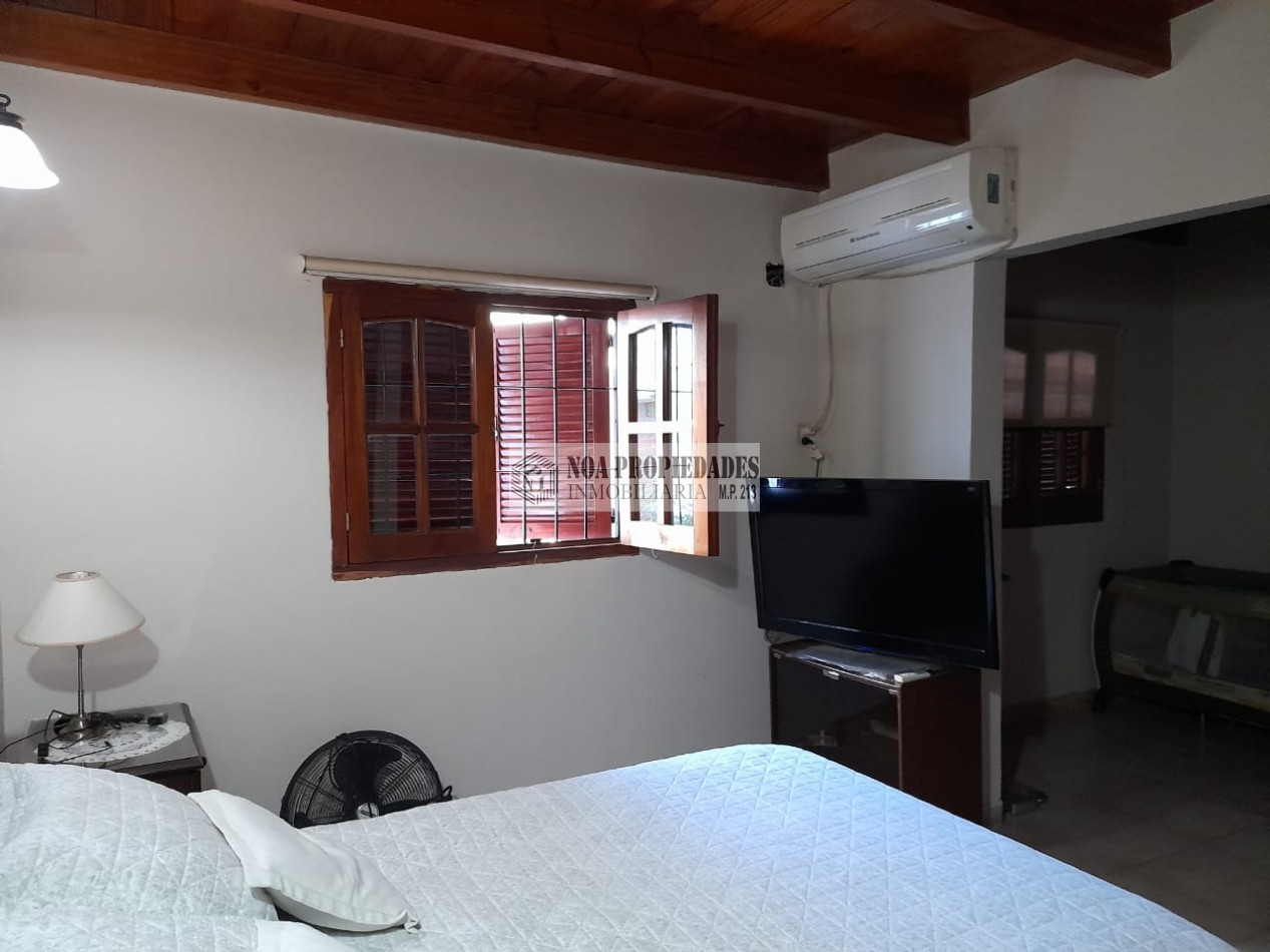 HERMOSA CASA EN 12 DE OCTUBRE AL 1300 CON PILETA