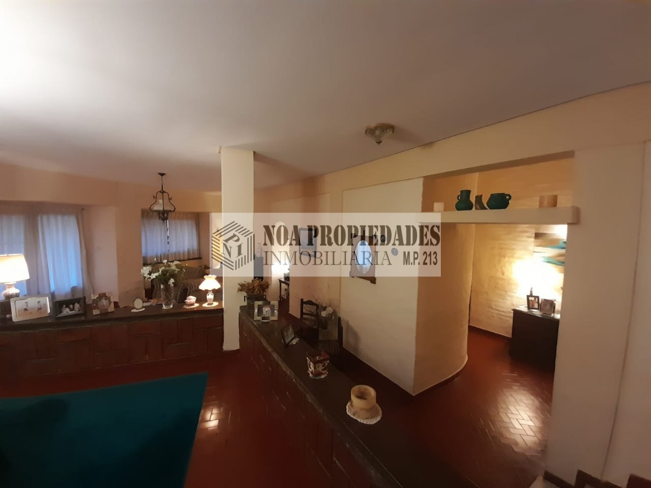 CASA EN YERBA BUENA CALLE PARAGUAY 735 CON PARQUE Y PILETA