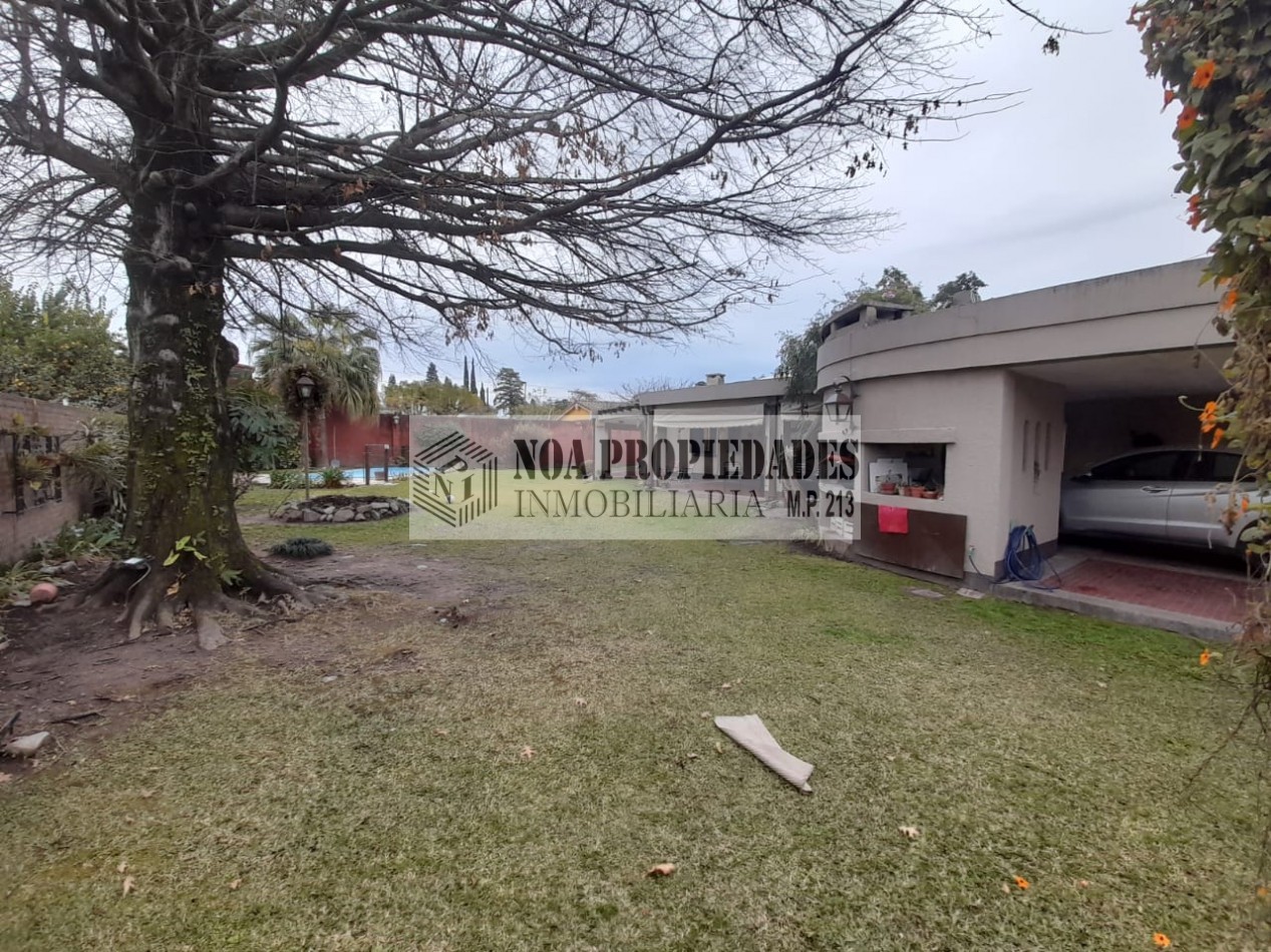 CASA EN YERBA BUENA CALLE PARAGUAY 735 CON PARQUE Y PILETA
