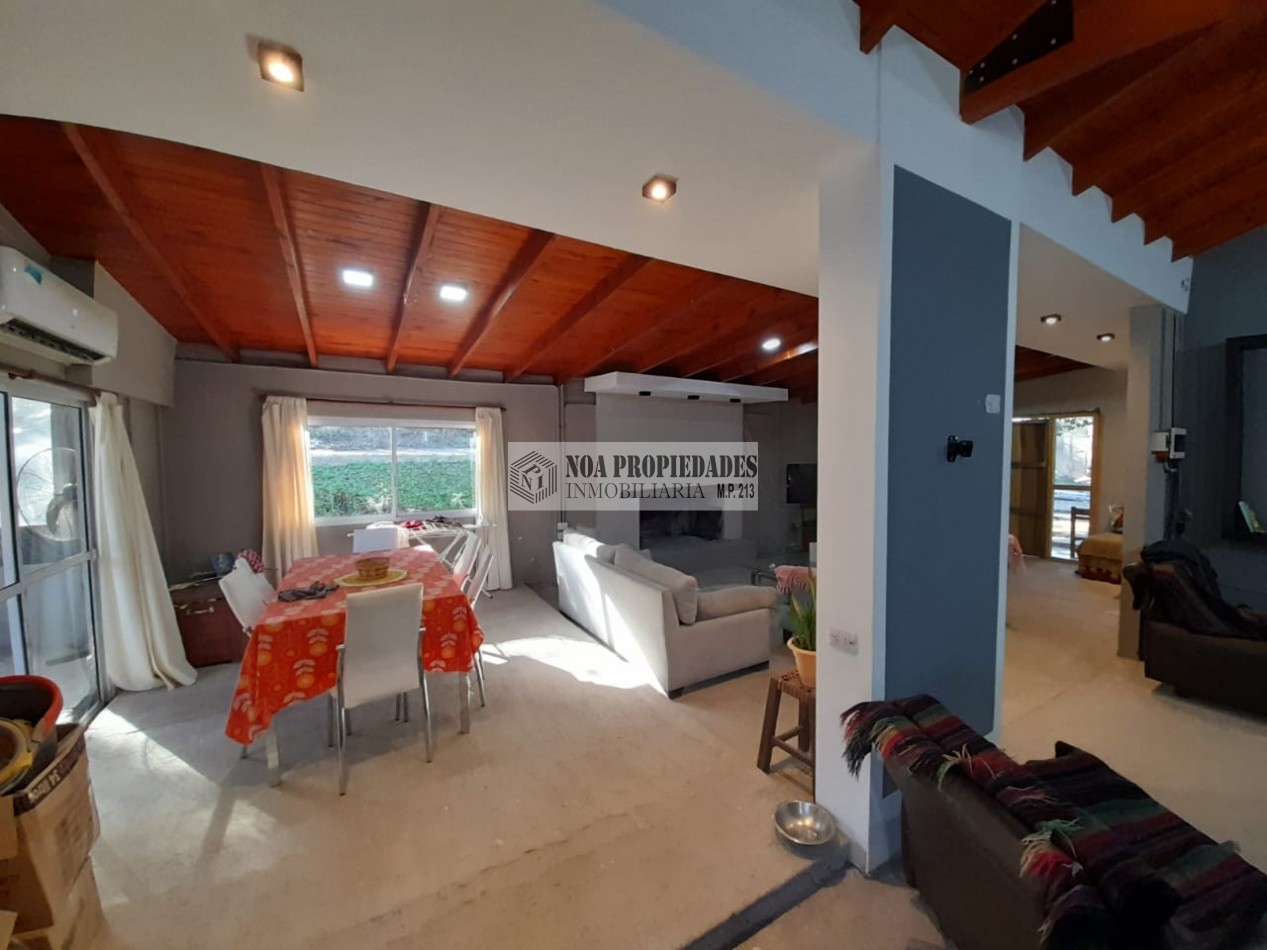 CASA EN EL CORTE YERBA BUENA CON PILETA DE TRES DORMITORIOS