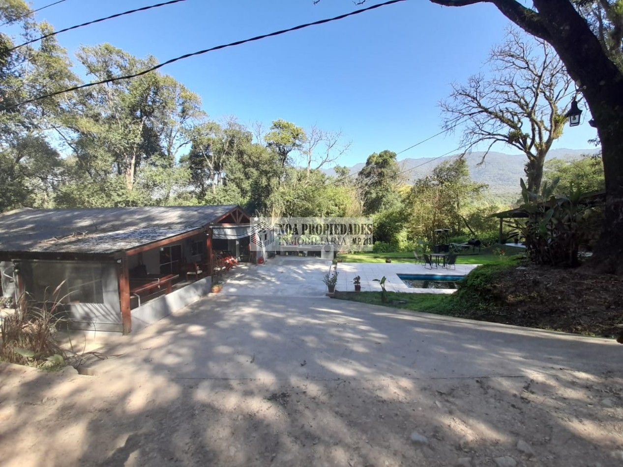 CASA EN EL CORTE YERBA BUENA CON PILETA DE TRES DORMITORIOS