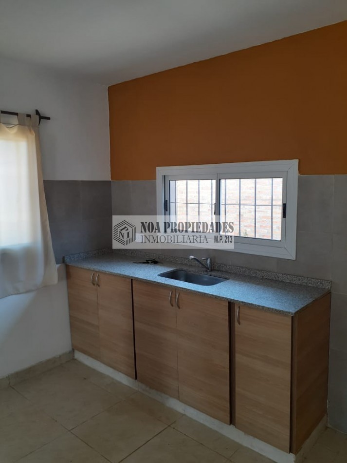 DUPLEX CON PILETA DE 3 DORMITORIOS EN BARRIO SHOENSTAT EN VILLA CARMELA