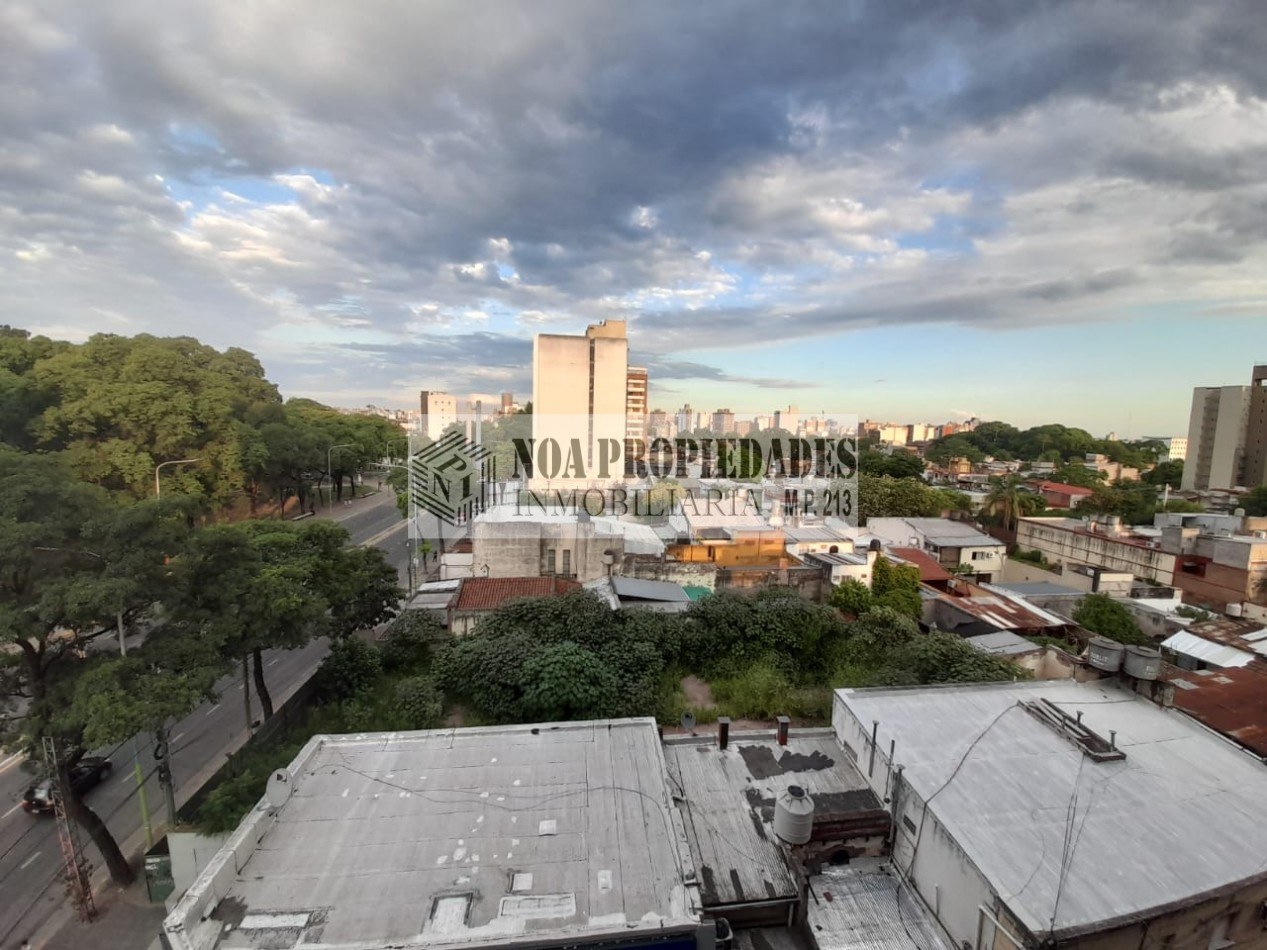 MONO TEMPORARIO FRENTE AL PARQUE AVELLANEDA