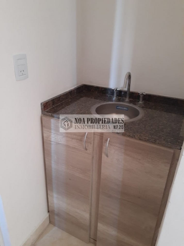 DUPLEX CON PILETA DE 3 DORMITORIOS EN BARRIO SHOENSTAT EN VILLA CARMELA