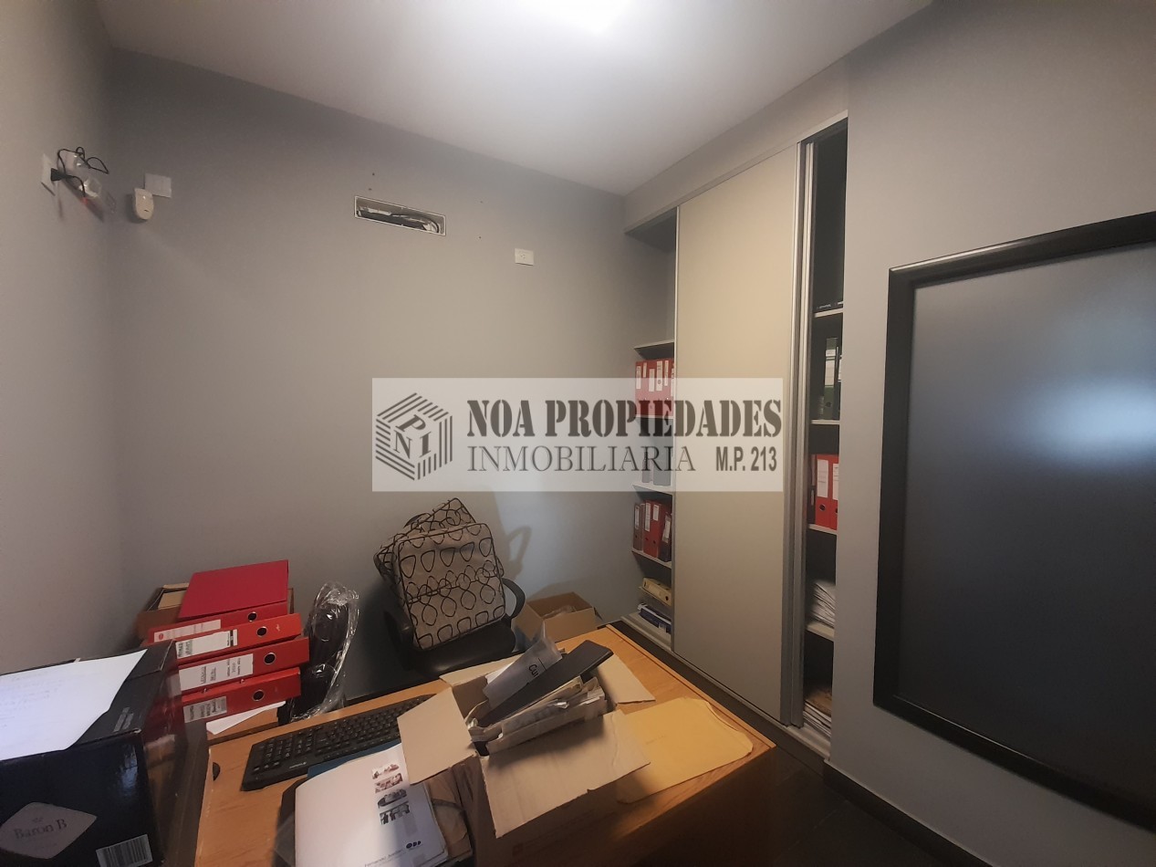 Deposito 450 m2 en Chiclana 176