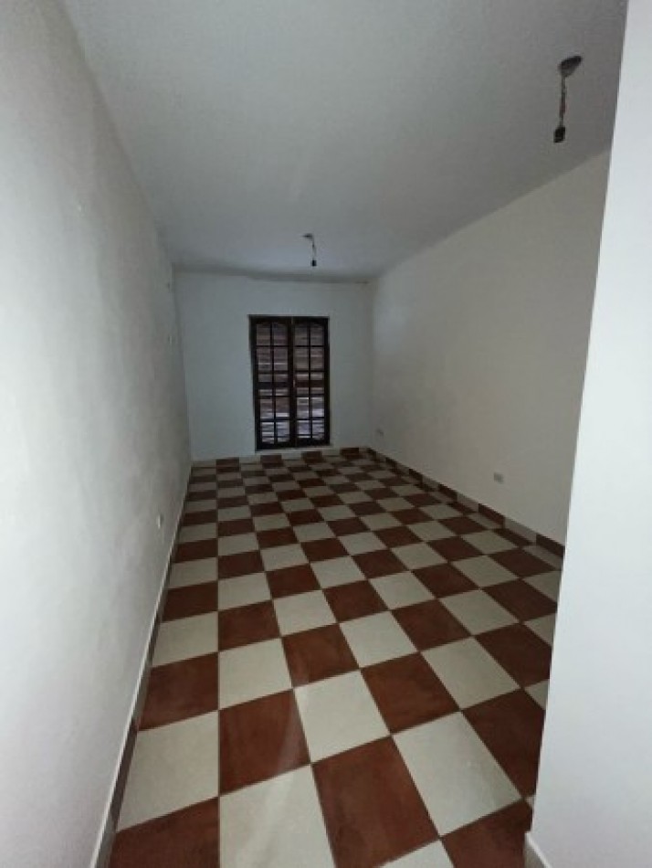 Casa de 4 dormitorios zona Parque Guillermina en Pasaje Gianelli 3.900