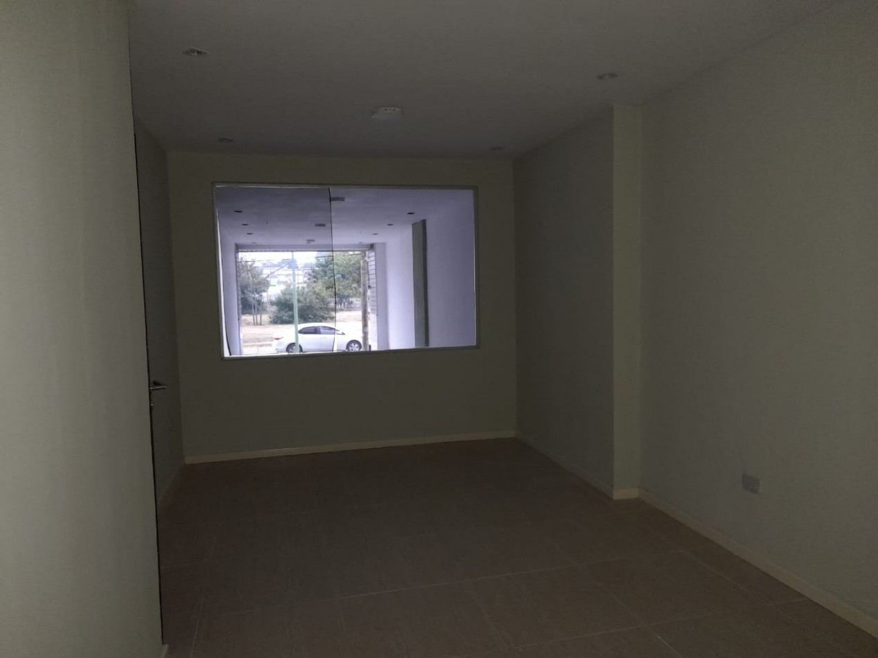 LOCAL COMERCIAL AMPLIO EN MARCO AVELLANEDA 321 DE 160 M2