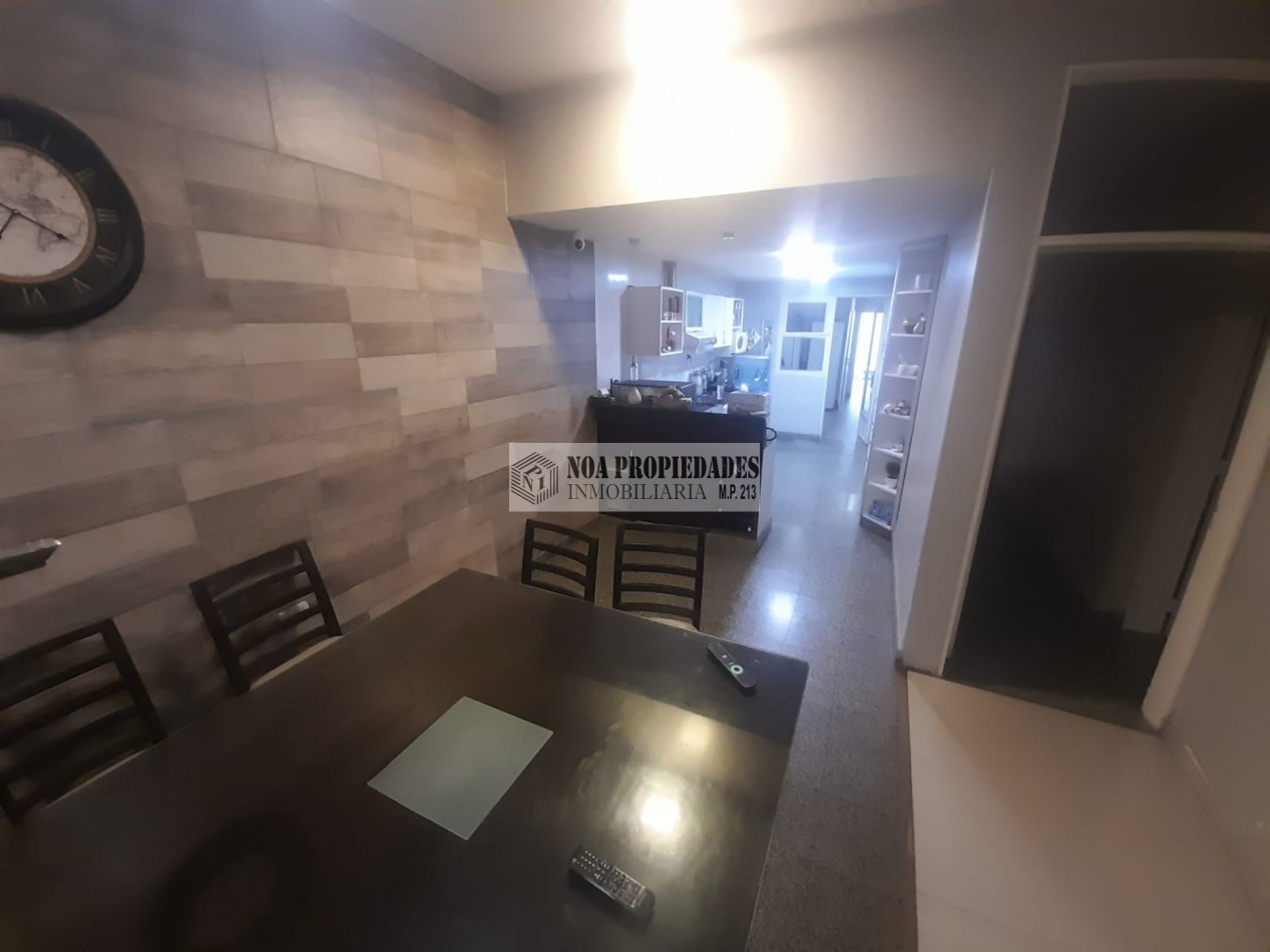 CASA DE 4D EN CRISOSTOMO 2700 A UNA CUADRA DE AVENIDA MATE DE LUNA
