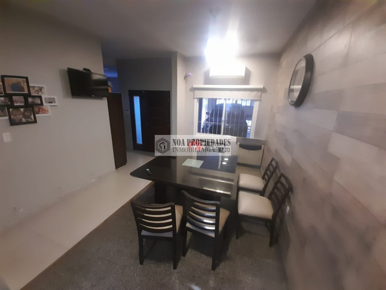 CASA DE 4D EN CRISOSTOMO 2700 A UNA CUADRA DE AVENIDA MATE DE LUNA
