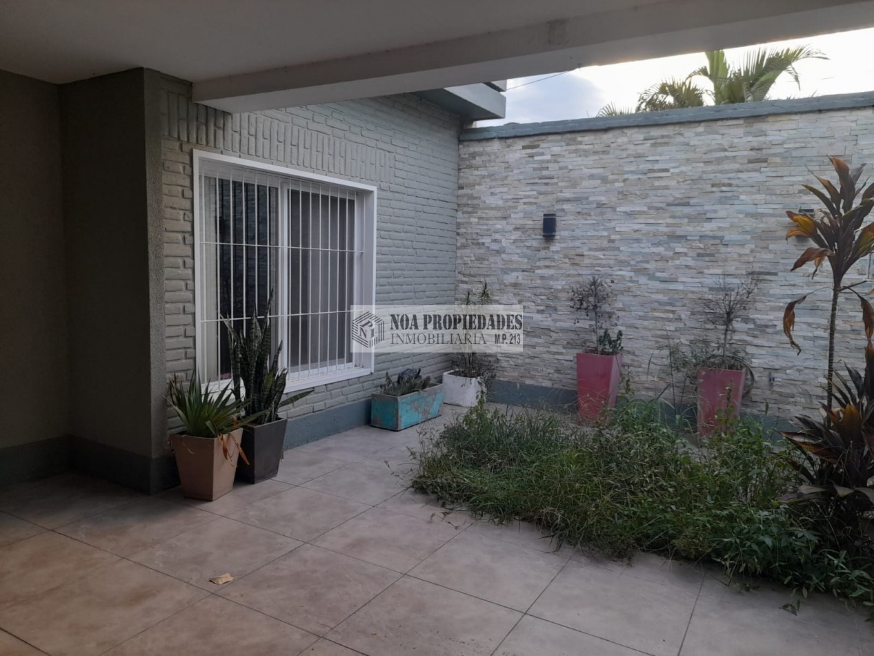 CASA DE 4D EN CRISOSTOMO 2700 A UNA CUADRA DE AVENIDA MATE DE LUNA