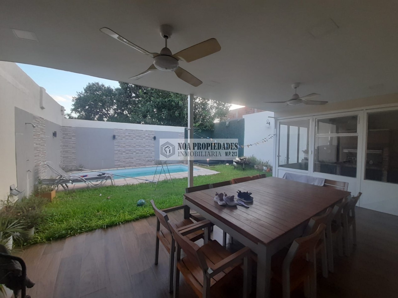 CASA DE 4D EN CRISOSTOMO 2700 A UNA CUADRA DE AVENIDA MATE DE LUNA