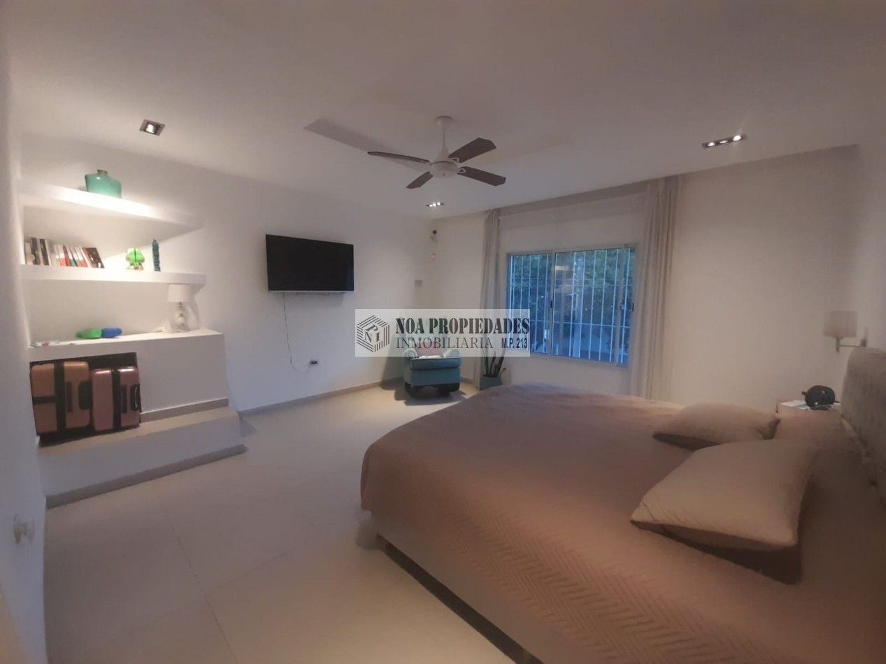 CASA DE 4D EN CRISOSTOMO 2700 A UNA CUADRA DE AVENIDA MATE DE LUNA