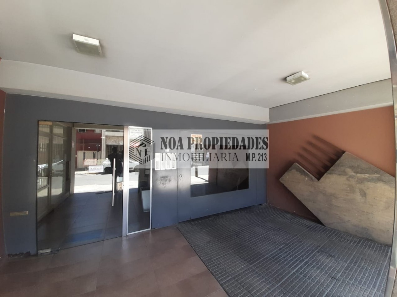 COCHERA AMPLIA EN CORDOBA AL 100 CON ESCRITURA