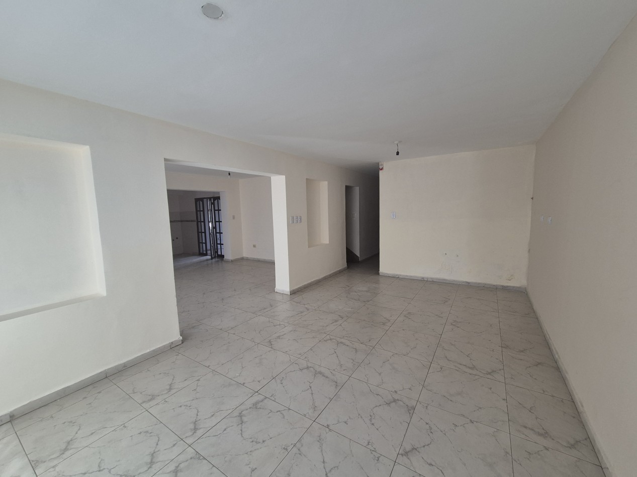 Casa de 4 dormitorios zona Parque Guillermina en Pasaje Gianelli 3.900