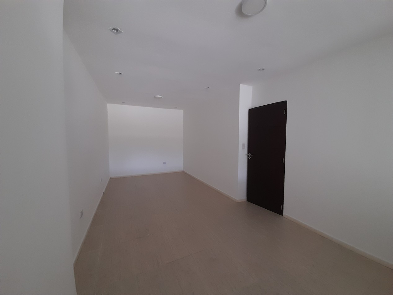 LOCAL COMERCIAL AMPLIO EN MARCO AVELLANEDA 321 DE 160 M2