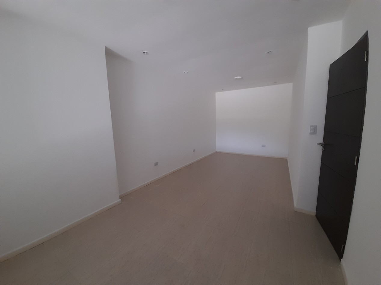 LOCAL COMERCIAL AMPLIO EN MARCO AVELLANEDA 321 DE 160 M2