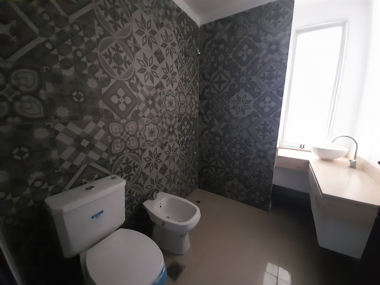 LOCAL COMERCIAL AMPLIO EN MARCO AVELLANEDA 321 DE 160 M2