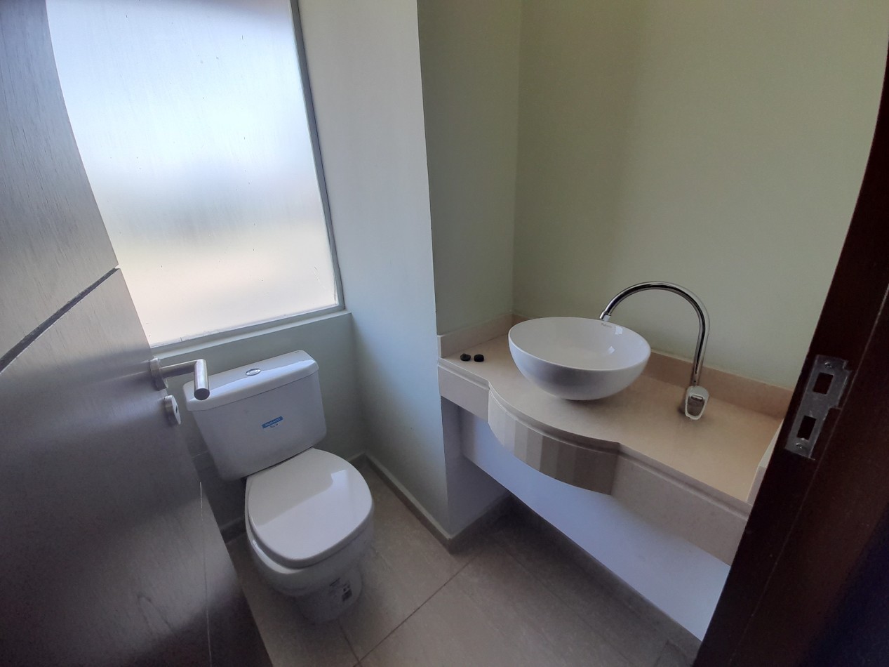 LOCAL COMERCIAL AMPLIO EN MARCO AVELLANEDA 321 DE 160 M2