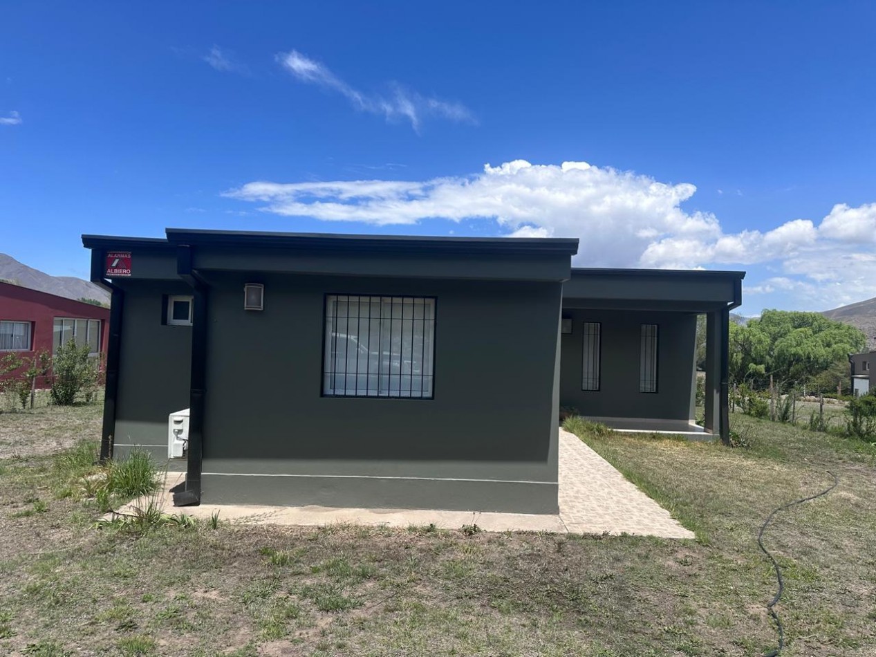 HERMOSA CASA EN VENTA EN LA VILLA EN TAFI DEL VALLE 