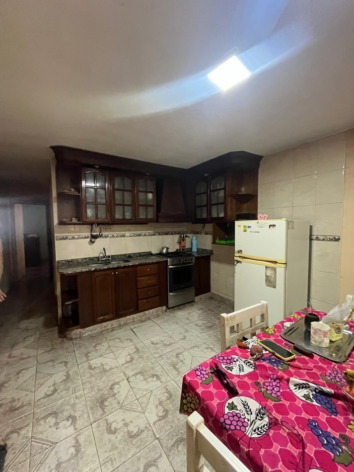 CASA 3 DORMITORIOS EN VILLA MARIANO MORENO CALLE 6 Y 29