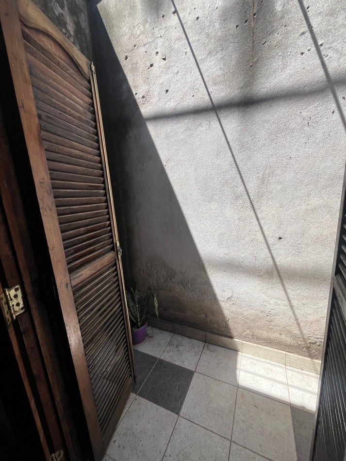 CASA 3 DORMITORIOS EN VILLA MARIANO MORENO CALLE 6 Y 29