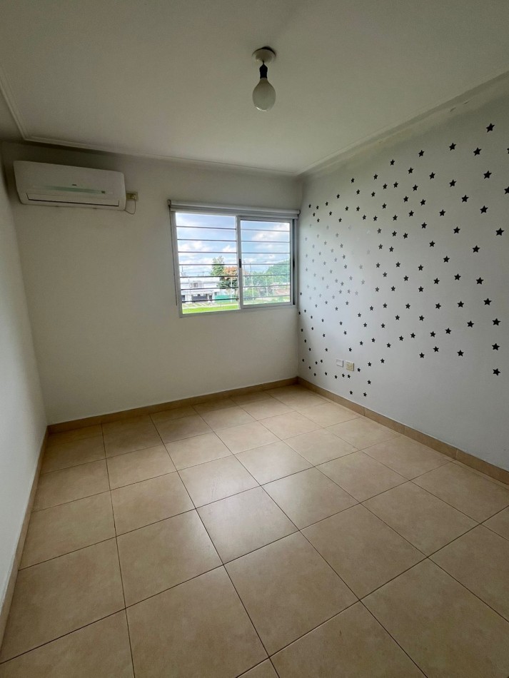 DUPLEX DE TRES DORMITORIOS CON DOS COCHERAS EN COMPLEJO CERRADO SIN EXPENSAS EN YERBA BUENA APTO CREDITO