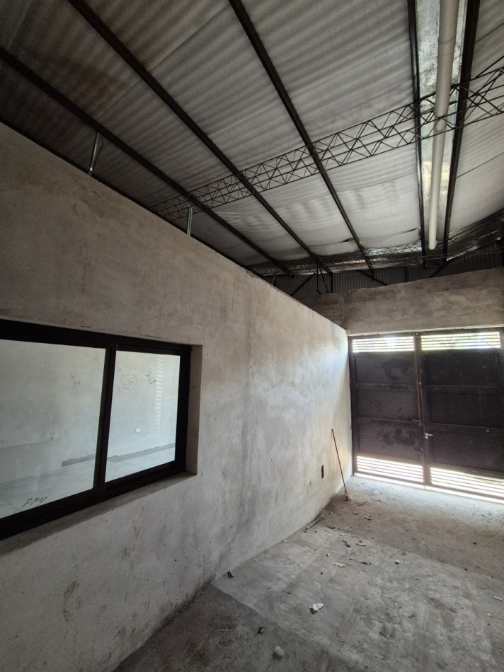 DEPOSITO A ESTRENAR CON OFICINAS EN AVENIDA SARMIENTO AL 1200