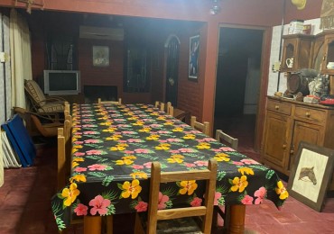 CASA QUINTA CON UNA HECTAREA Y MEDIA EN ESTACION ARAOZ A 30 MINUTOS DEL CENTRO